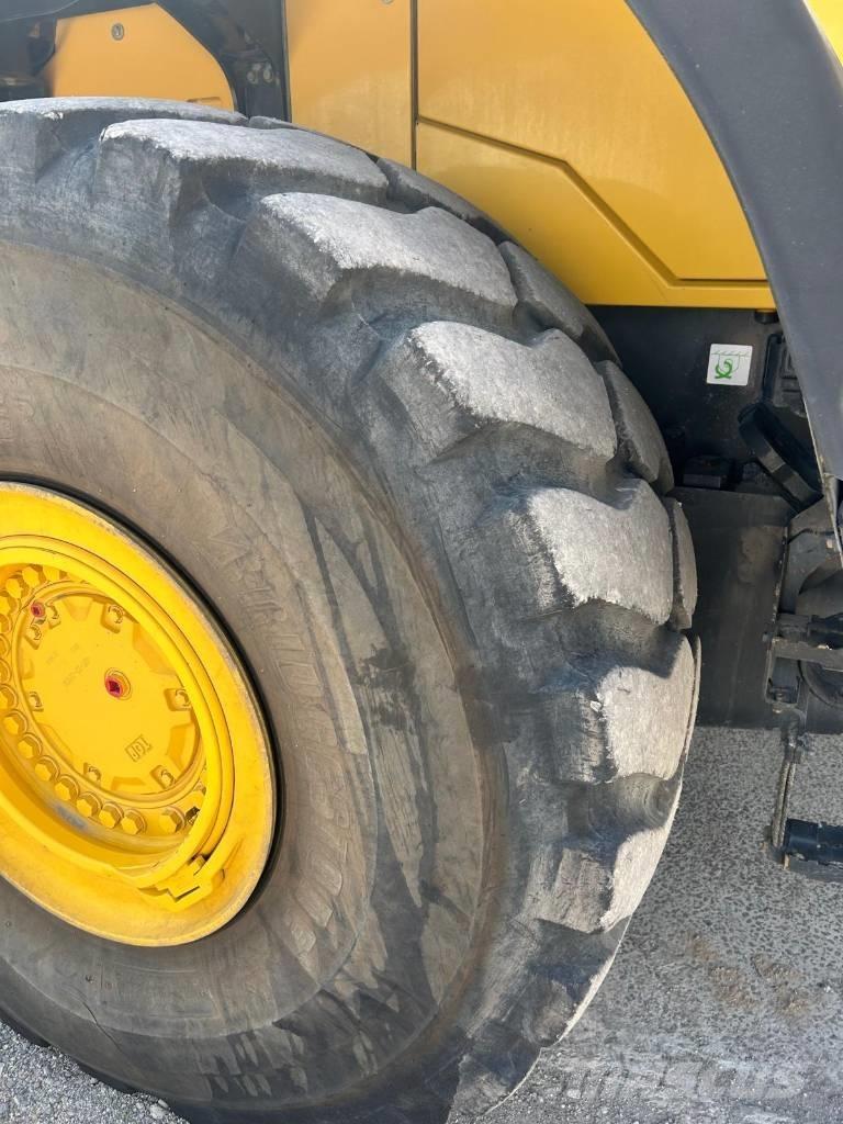 Komatsu WA 500-8EO Pyöräkuormaajat