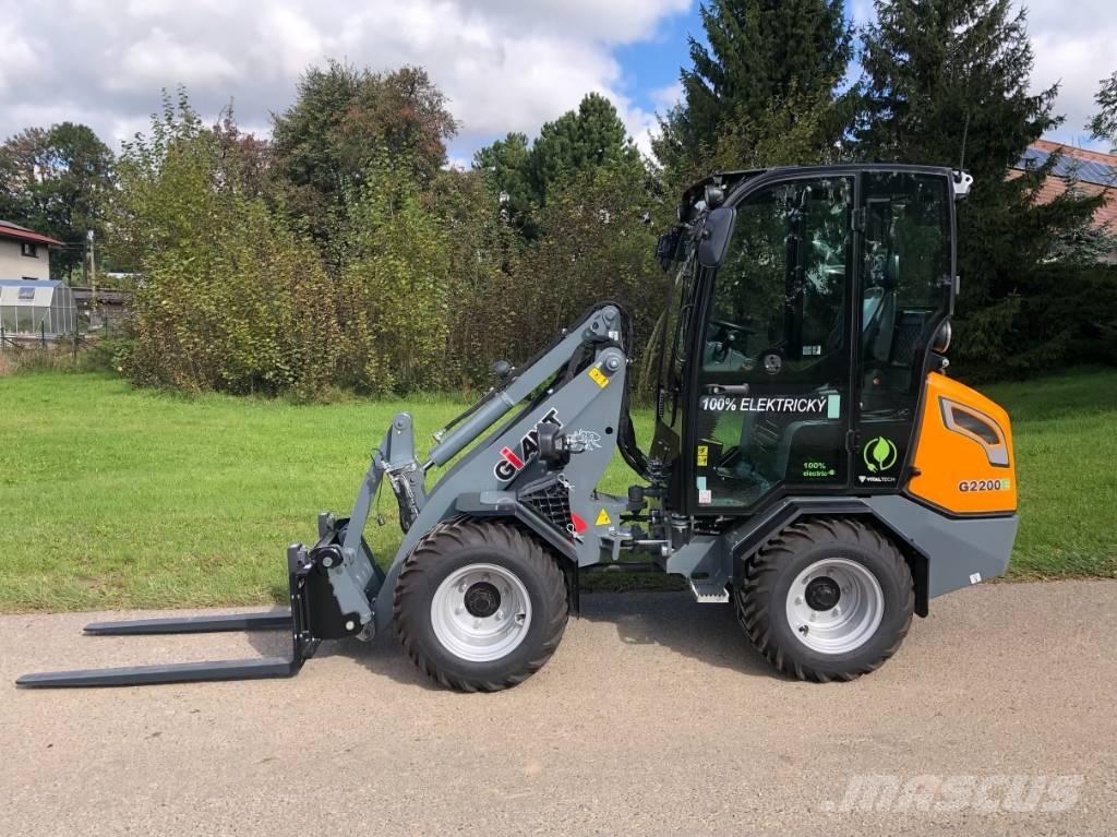 GiANT G 2200 E Yleiskuormaajat