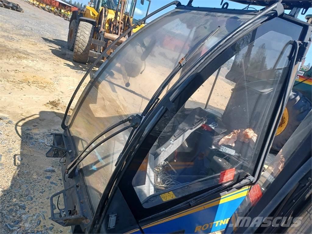 Rottne H14 Ohjaamo ja sisusta