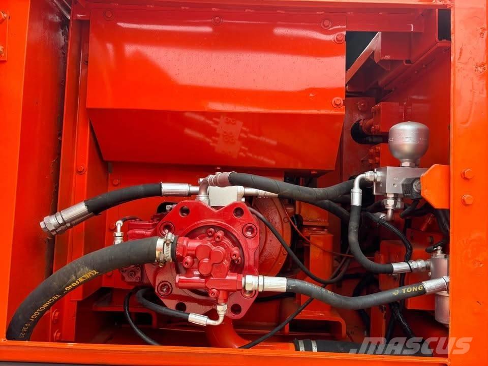 Doosan DX 225 LCA Telakaivukoneet