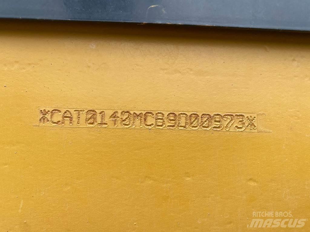 CAT 140M Tiehöylät