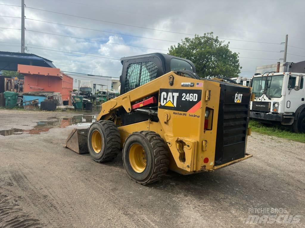CAT 246 D Liukuohjatut kuormaajat