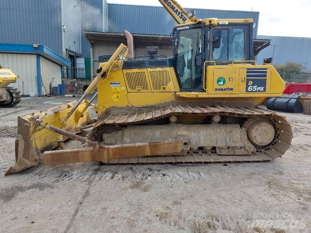 Komatsu D65PX-18 Telaketjupuskutraktorit