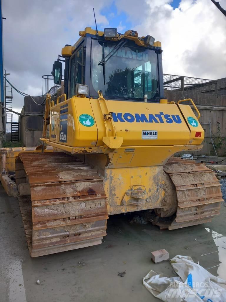 Komatsu D65PX-18 Telaketjupuskutraktorit