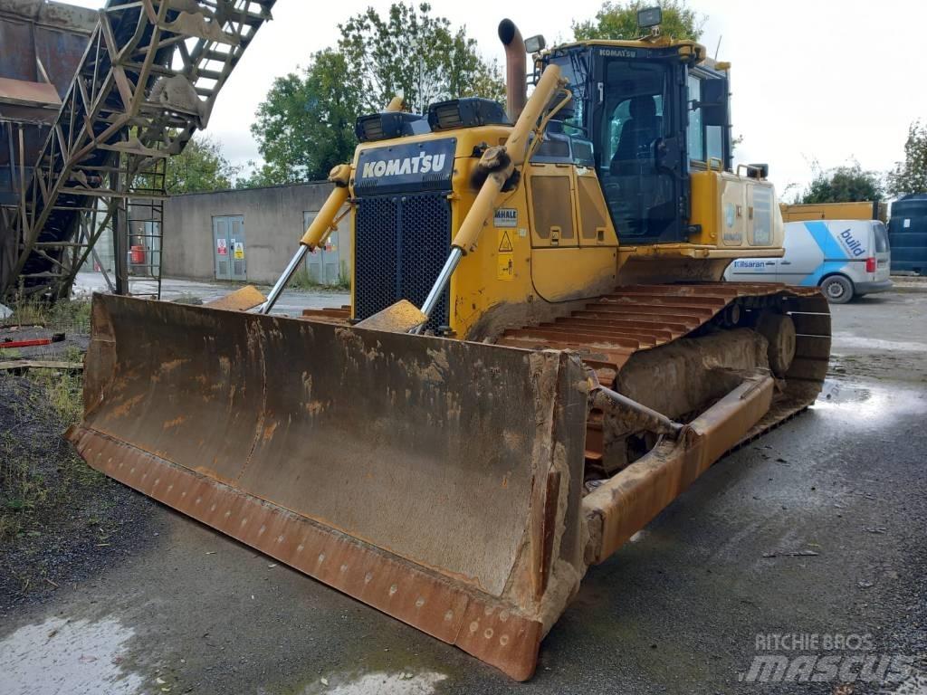Komatsu D65PX-18 Telaketjupuskutraktorit