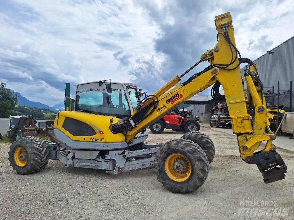 Menzi Muck M540 Erikoiskaivinkoneet