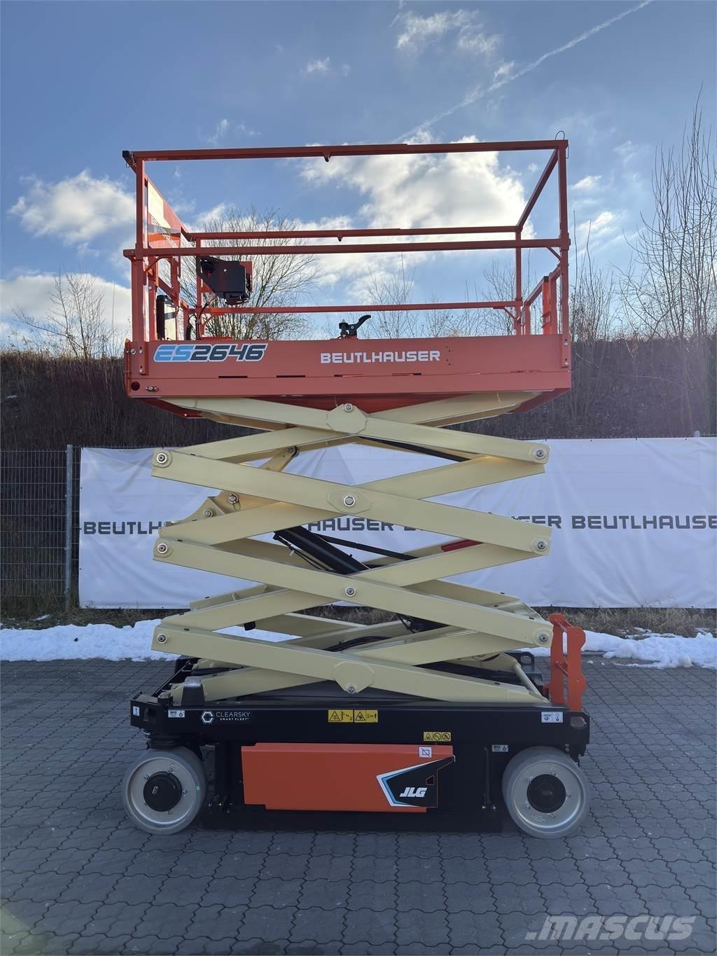 JLG ES2646 Saksilavat