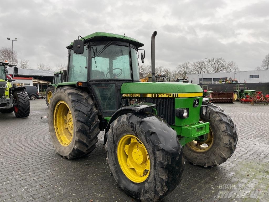 John Deere 2650 Traktorit