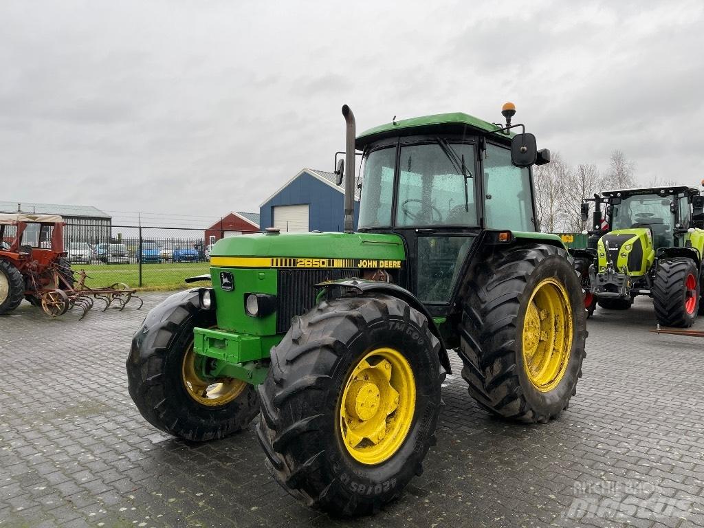 John Deere 2650 Traktorit