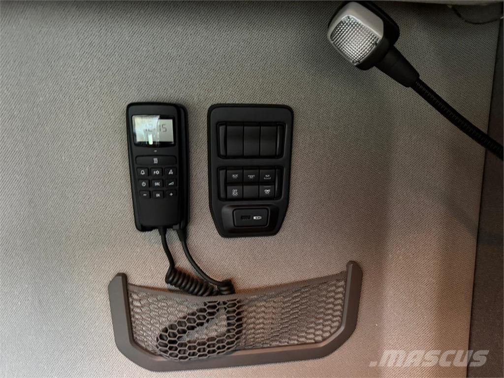 Scania R580 6x2 Vetopöytäautot