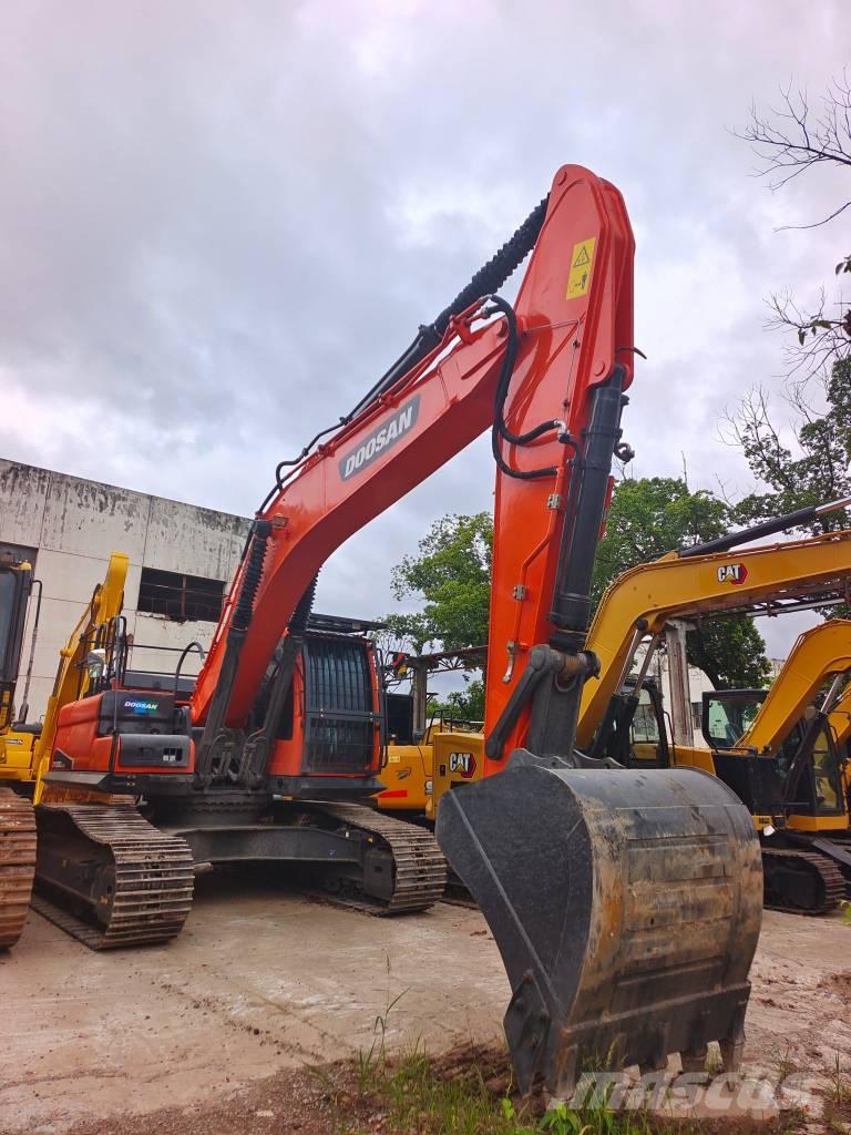 Doosan DX 300LC Telakaivukoneet