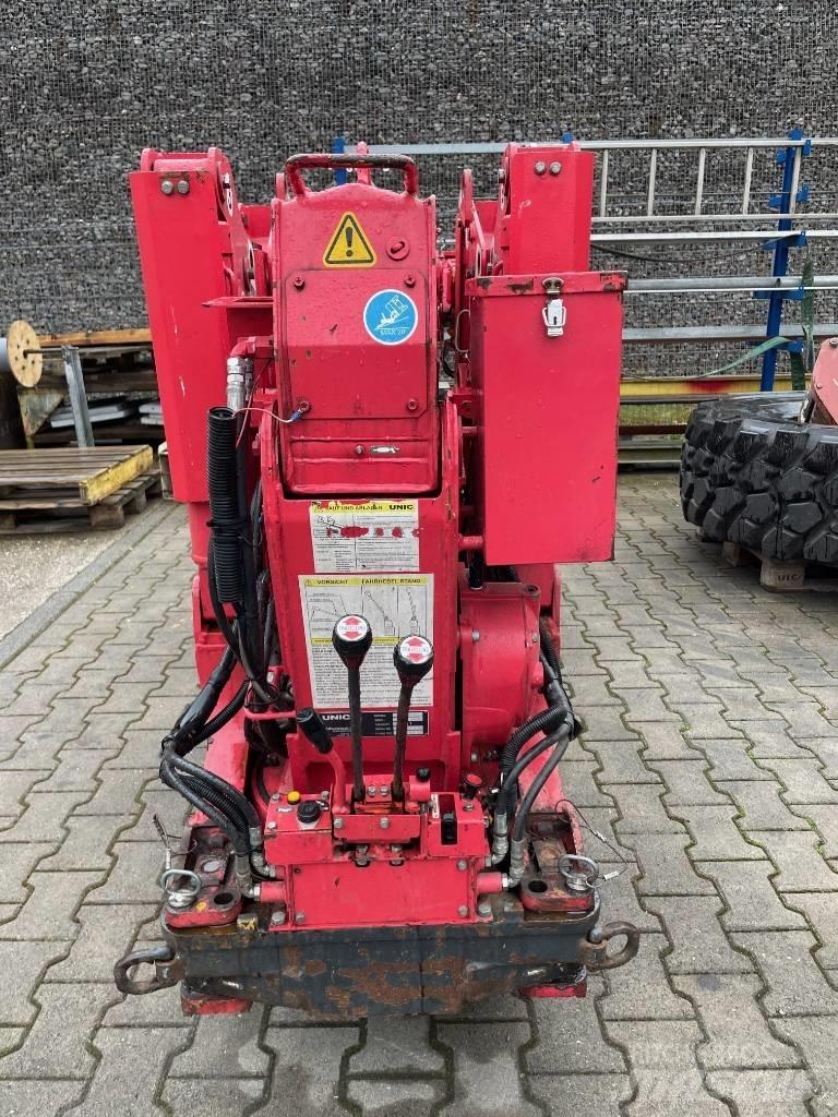 Unic URW-095 Tela-alustaiset nosturit