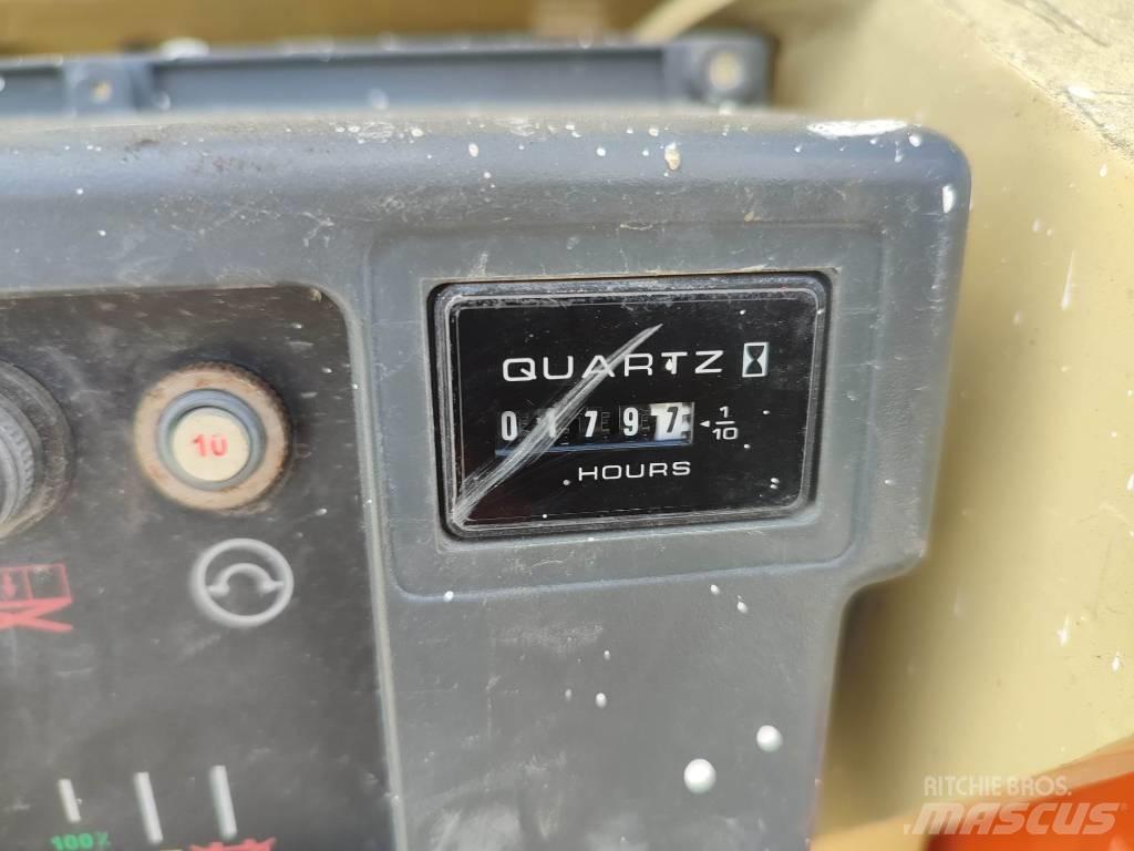 JLG 3246 ES Saksilavat