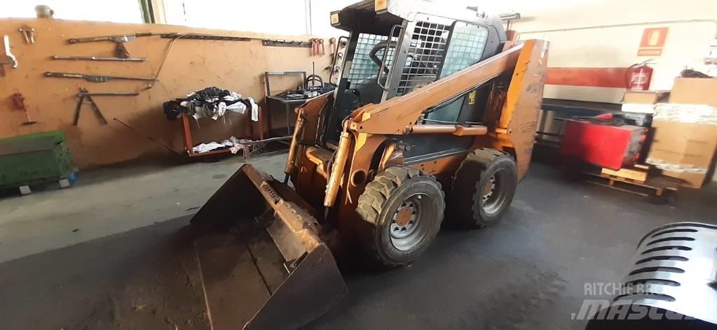 CASE 40XT Liukuohjatut kuormaajat