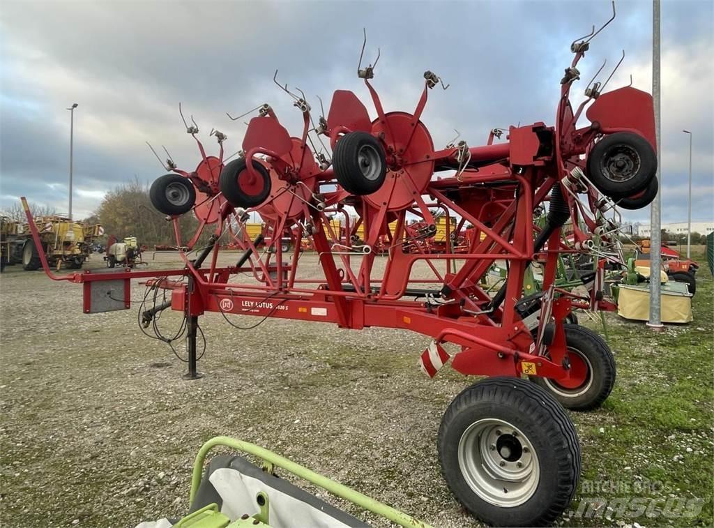 Lely Lotus 1020 S Pöyhimet ja haravat