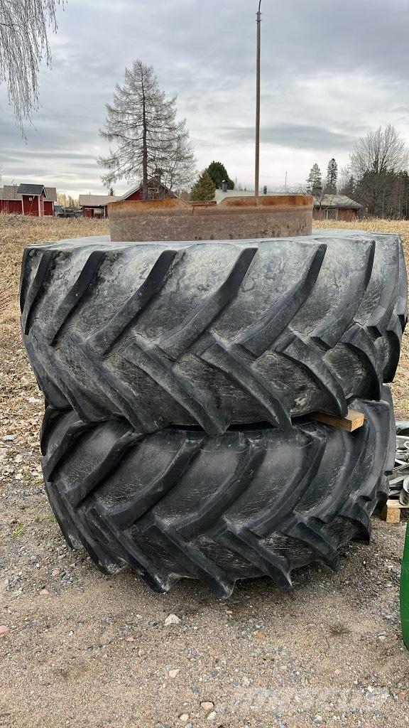 John Deere 4850 Traktorit