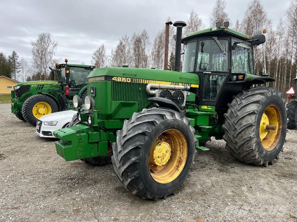 John Deere 4850 Traktorit