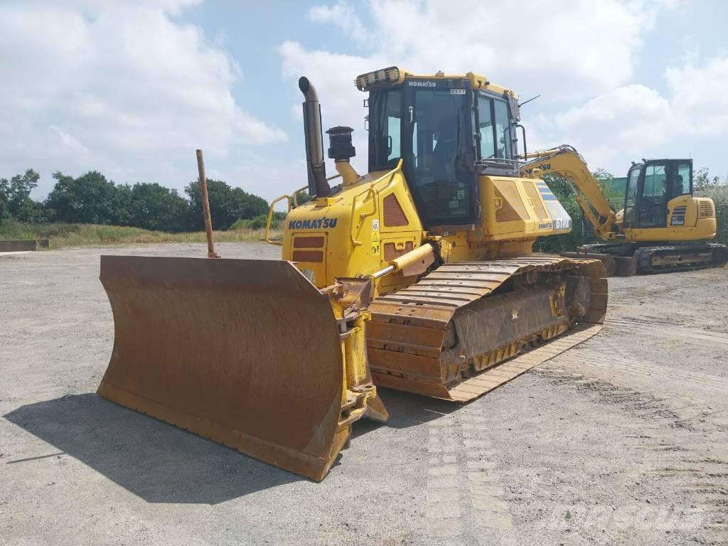 Komatsu D61PX-23 Telaketjupuskutraktorit