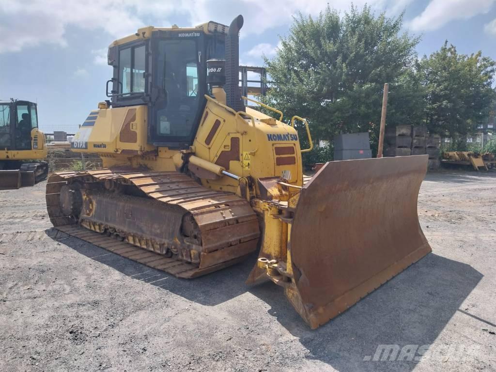 Komatsu D61PX-23 Telaketjupuskutraktorit