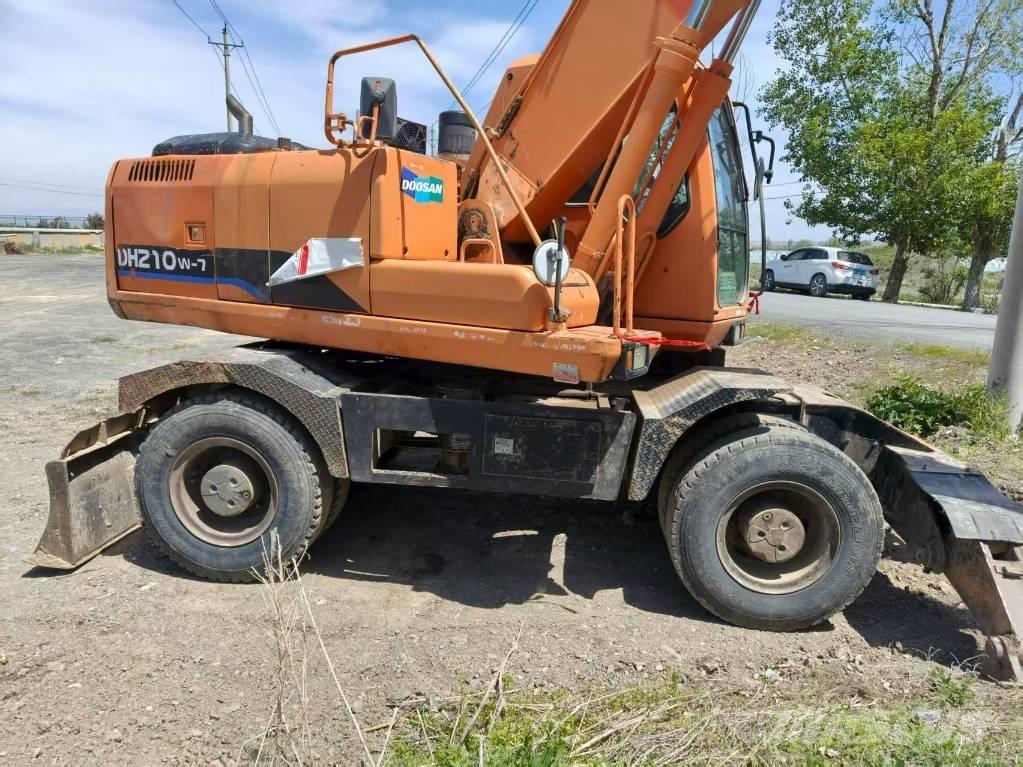 Doosan DH210W-7 Pyöräkaivukoneet