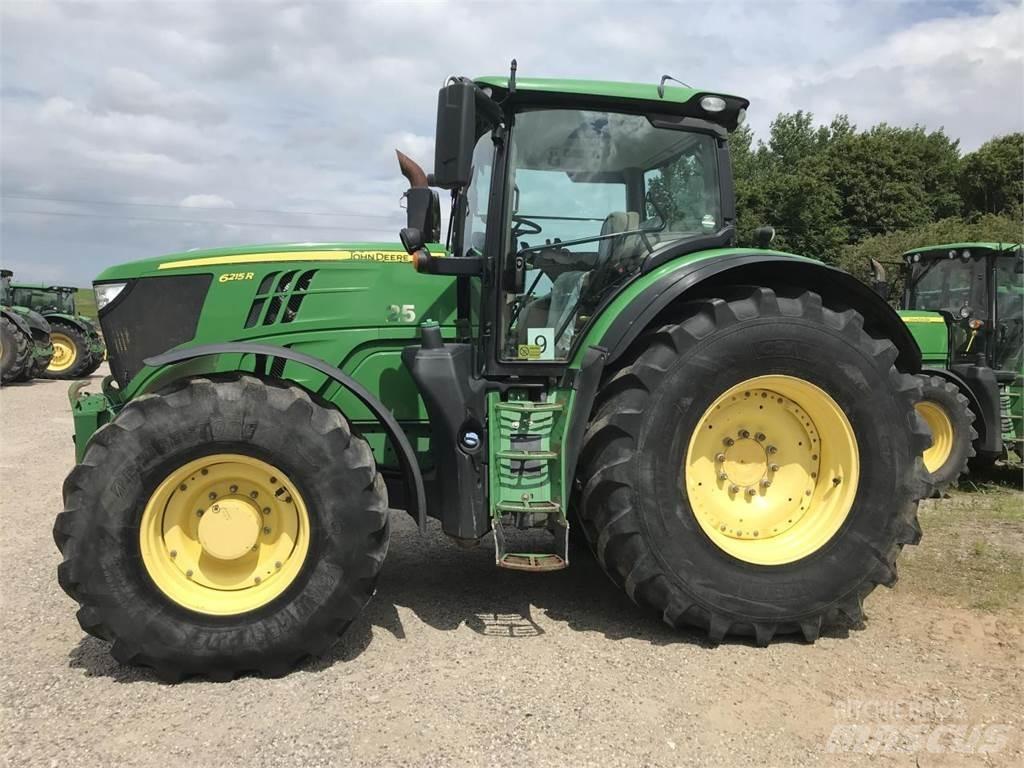 John Deere 6215R Traktorit