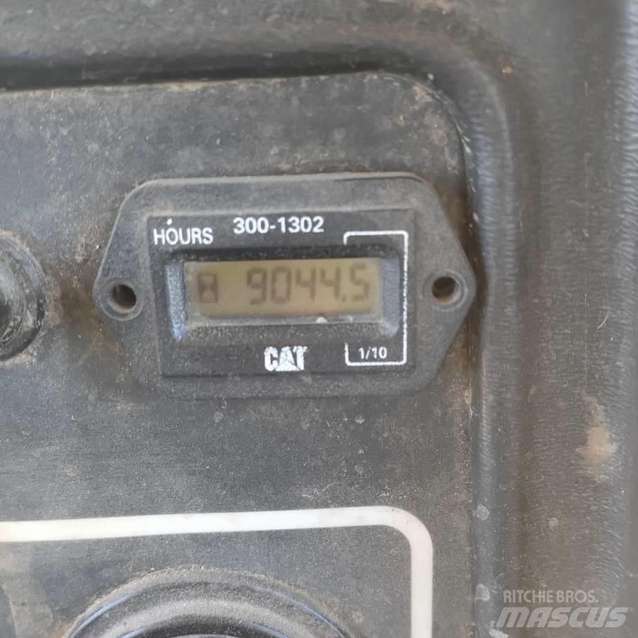 CAT D 8 R Telaketjupuskutraktorit