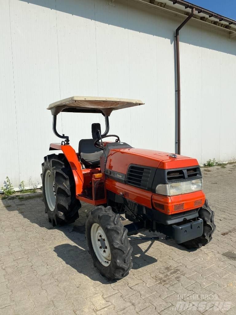 Kubota GL320 Taajamatraktorit