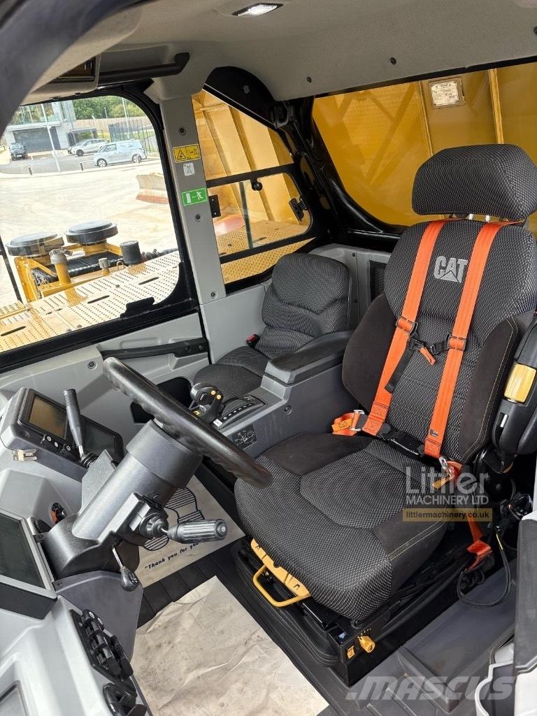 CAT 775 G Maansiirtoautot