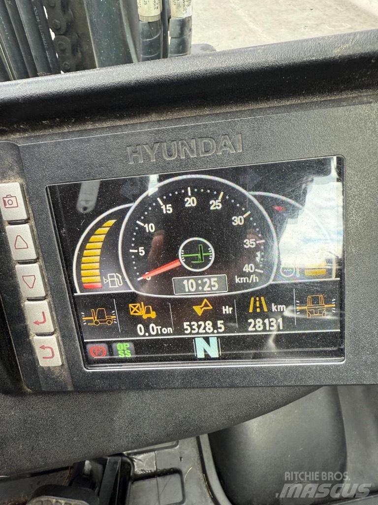 Hyundai 33D-9 Dieseltrukit