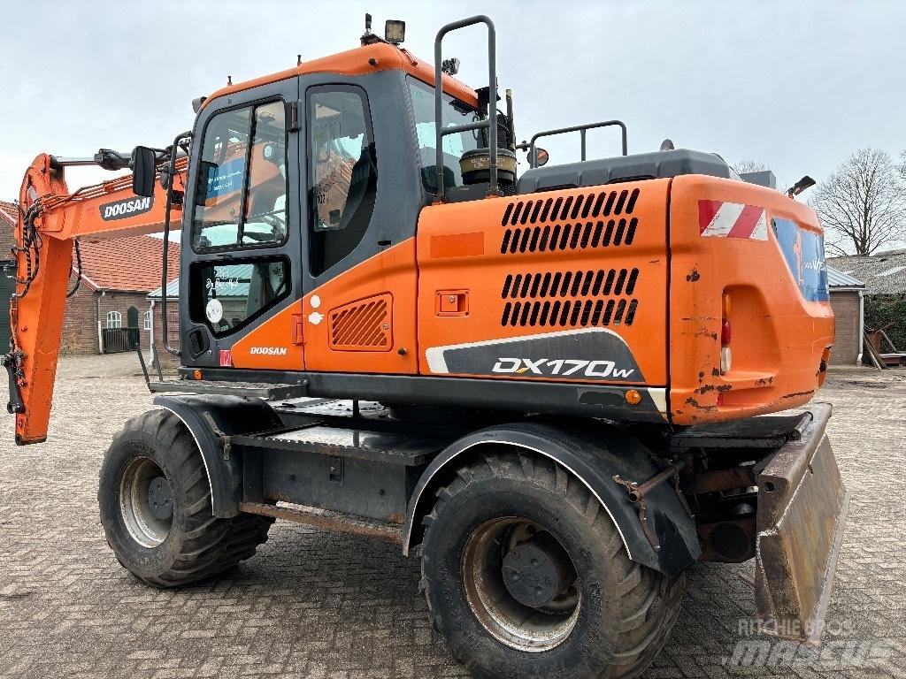 Doosan DX 170 W Pyöräkaivukoneet