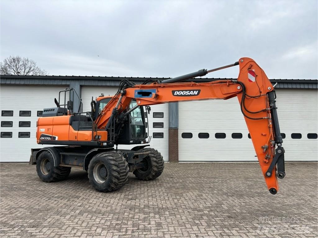 Doosan DX 170 W Pyöräkaivukoneet