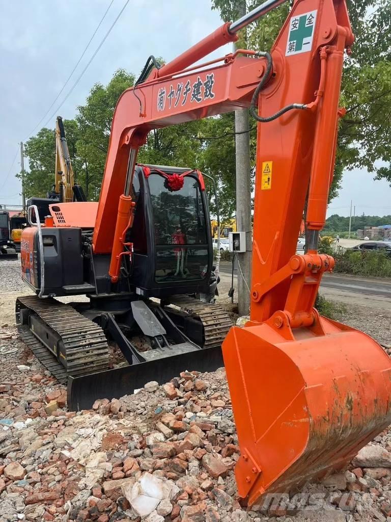 Hitachi ZX70 Midikaivukoneet 7t - 12t