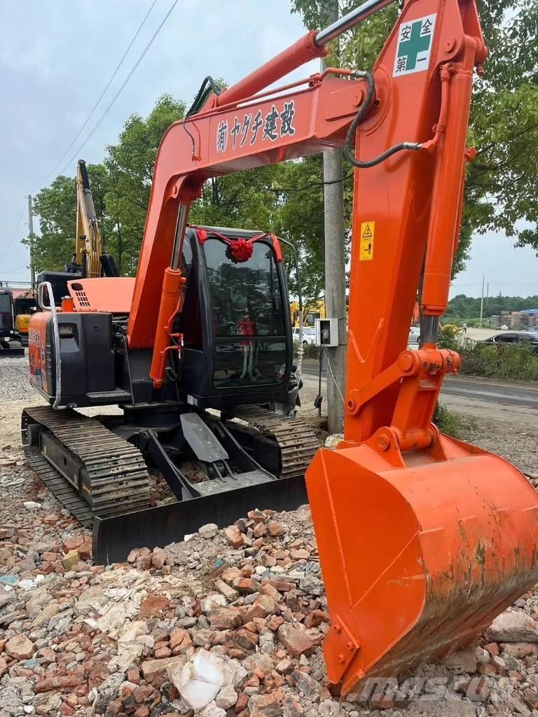 Hitachi ZX70 Midikaivukoneet 7t - 12t
