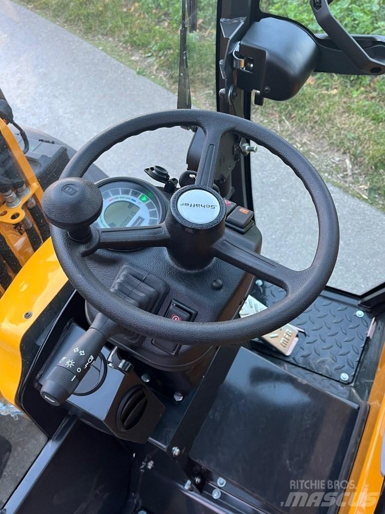 Schäffer 2430 SLT Liukuohjatut kuormaajat
