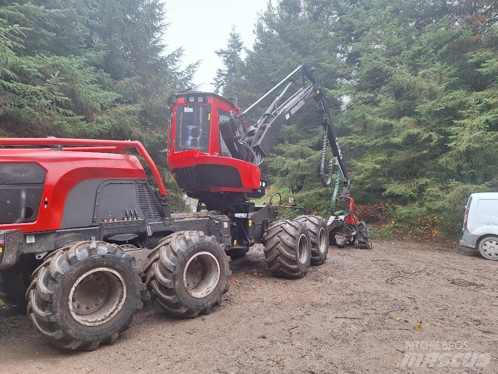 Komatsu 901 XC Harvesterit