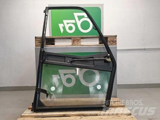JLG 4017PS door Ohjaamo ja sisusta
