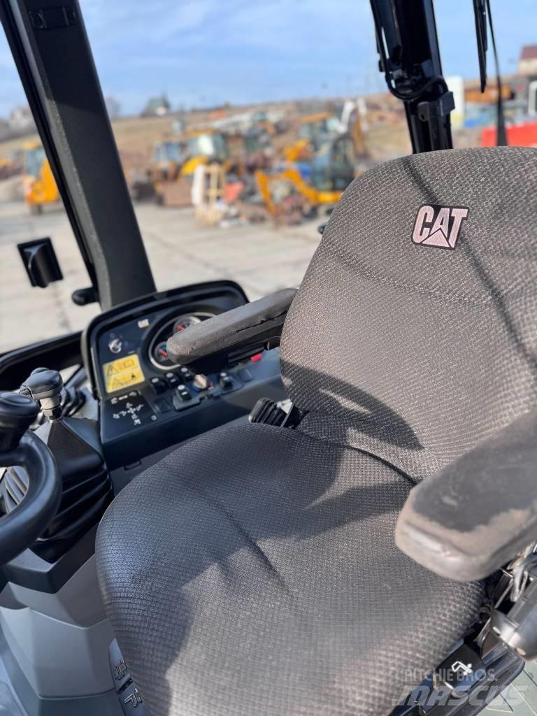 CAT 428 E Kaivurikuormaajat