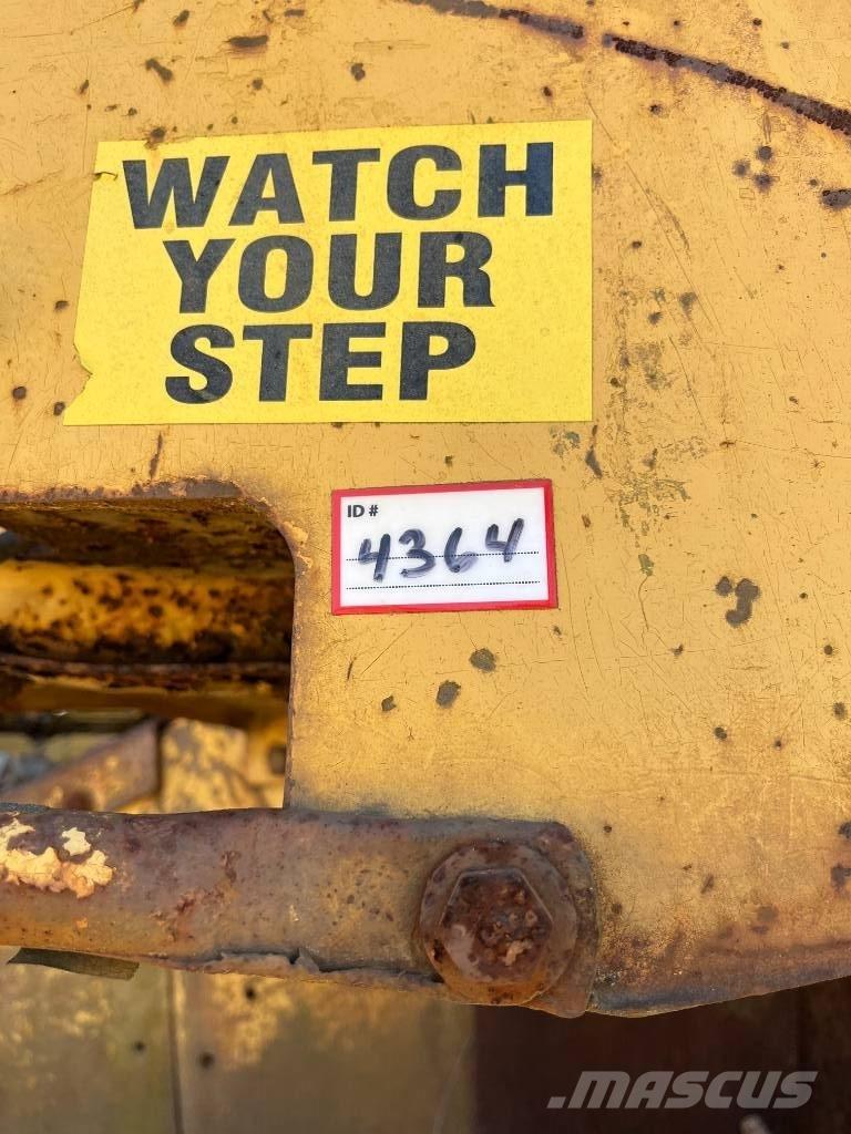 CAT D 8 L Telaketjupuskutraktorit