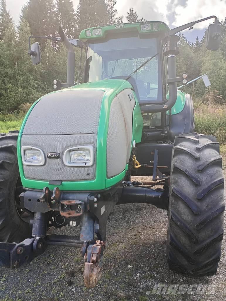 Valtra T190 Hi-tek Traktorit