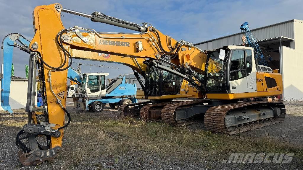 Liebherr R924 SLC Telakaivukoneet