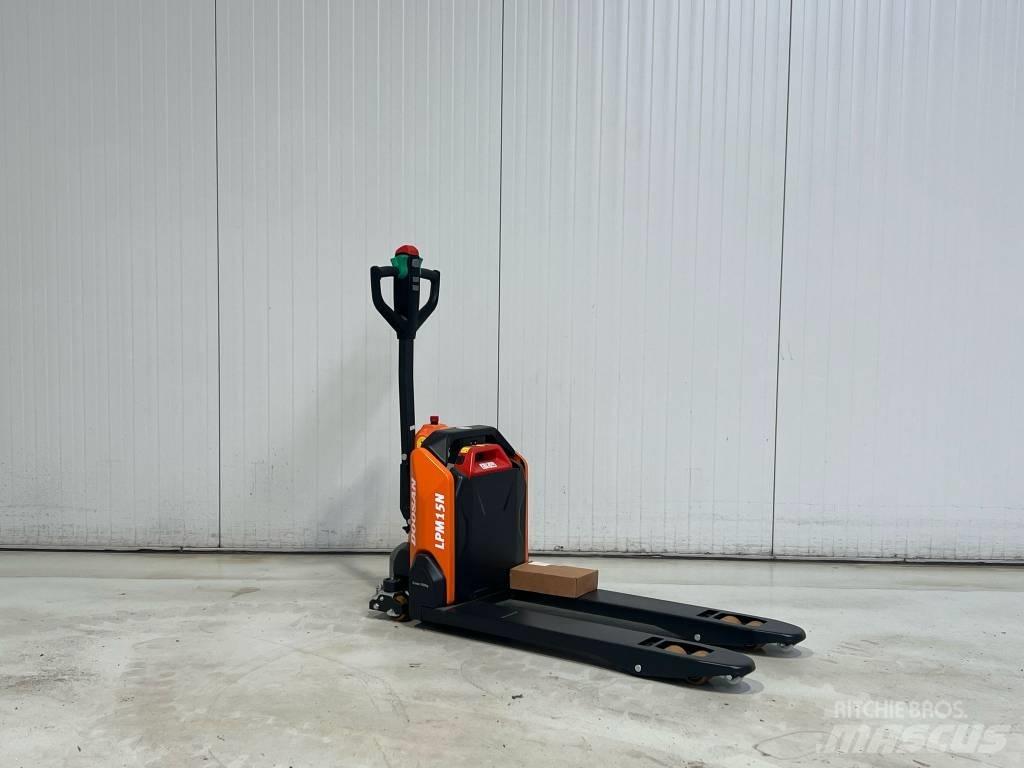 Doosan LPM15N-7 Lavansiirtotrukit