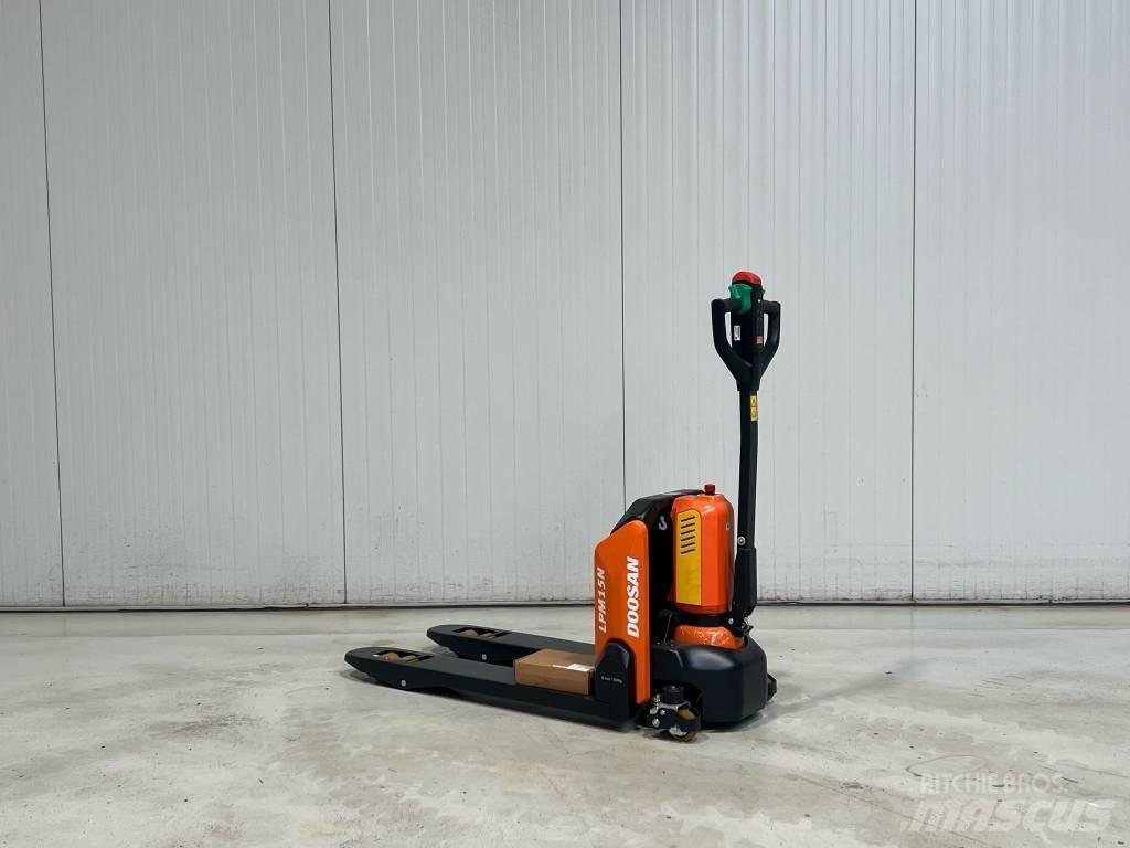 Doosan LPM15N-7 Lavansiirtotrukit