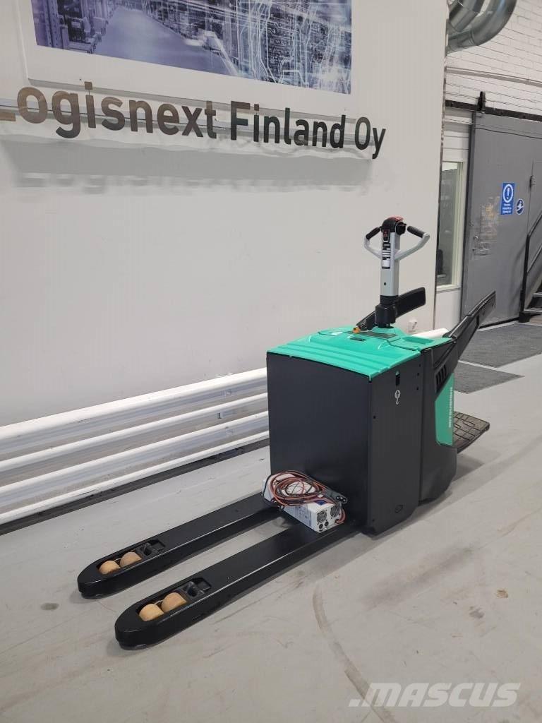 Mitsubishi PBV 20 N2 Lavansiirtotrukit ajotasolla