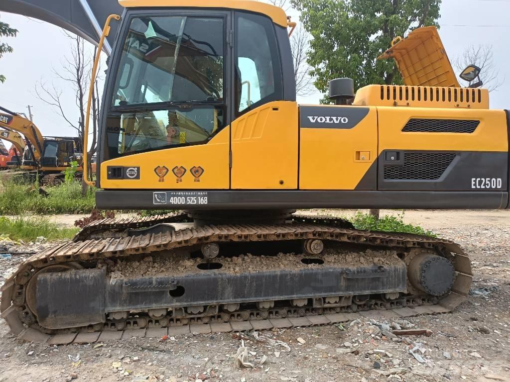 Volvo EC250D Telakaivukoneet