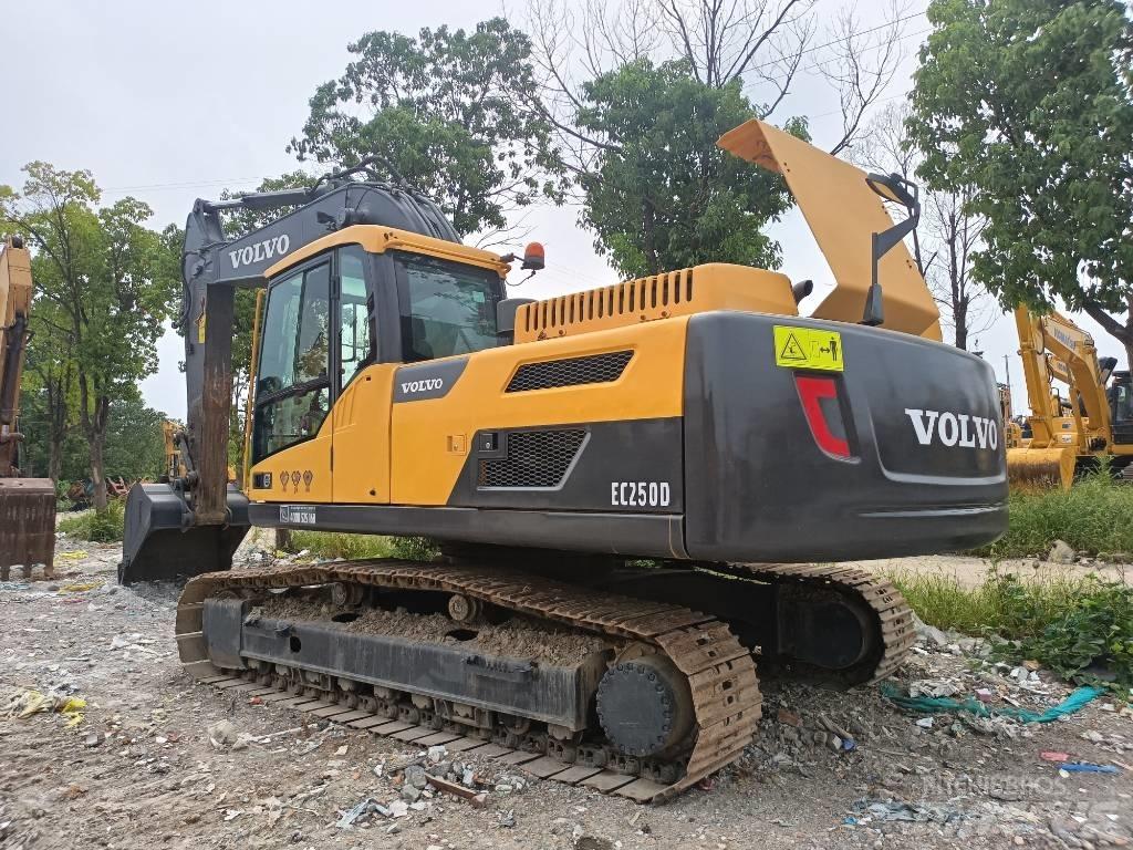 Volvo EC250D Telakaivukoneet