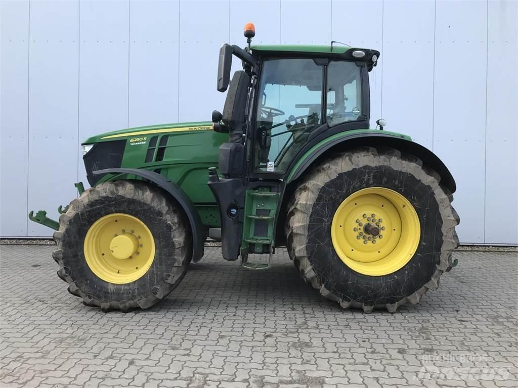 John Deere 6250R Traktorit