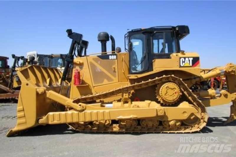 CAT D8R Telaketjupuskutraktorit