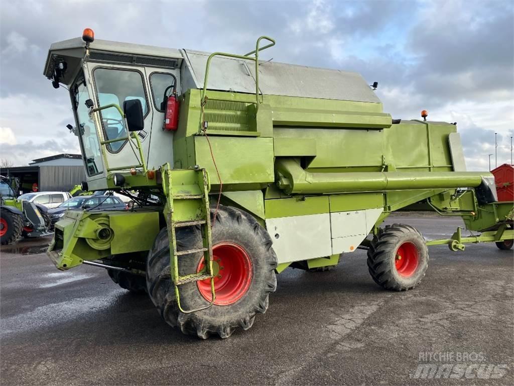 CLAAS Dominator 96 Leikkuupuimurit