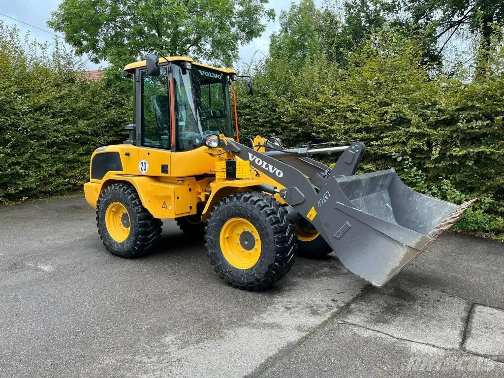 Volvo L 30 H Pyöräkuormaajat