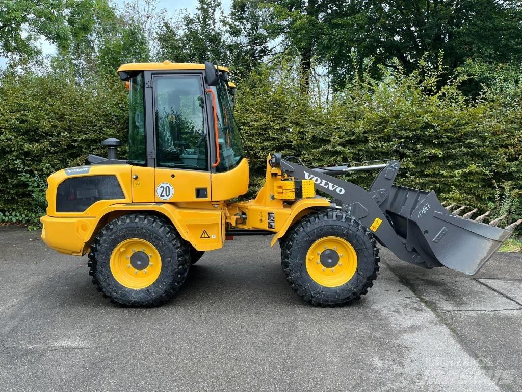 Volvo L 30 H Pyöräkuormaajat